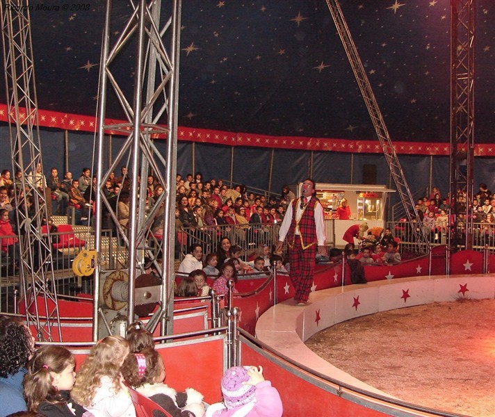 Autarquia leva crianças ao circo