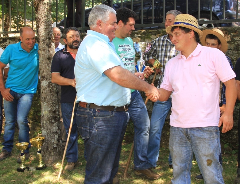 Salto | Concurso pecuário de raça barrosã 2016