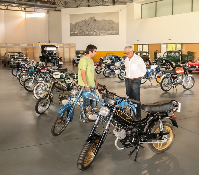 IV Exposição de Clássicos (Carros e Motos)