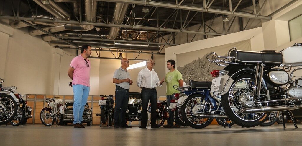 IV Exposição de Clássicos (Carros e Motos)