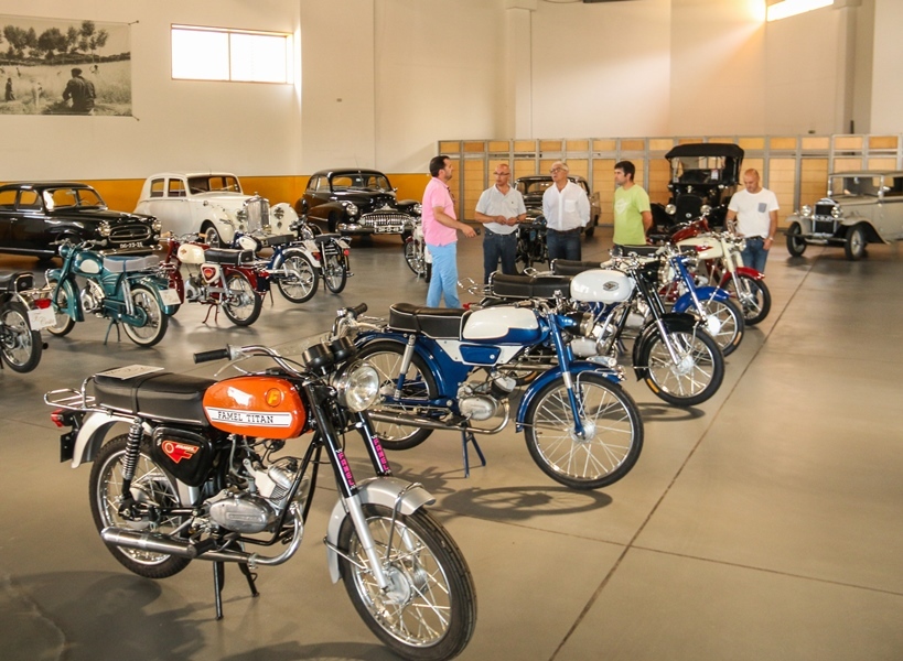 IV Exposição de Clássicos (Carros e Motos)