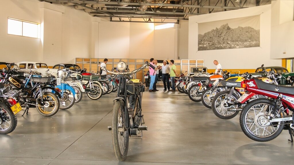 IV Exposição de Clássicos (Carros e Motos)