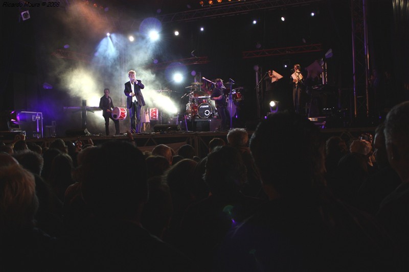 Roberto Leal enche Praça do Município