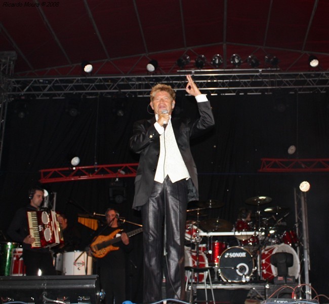 Roberto Leal enche Praça do Município