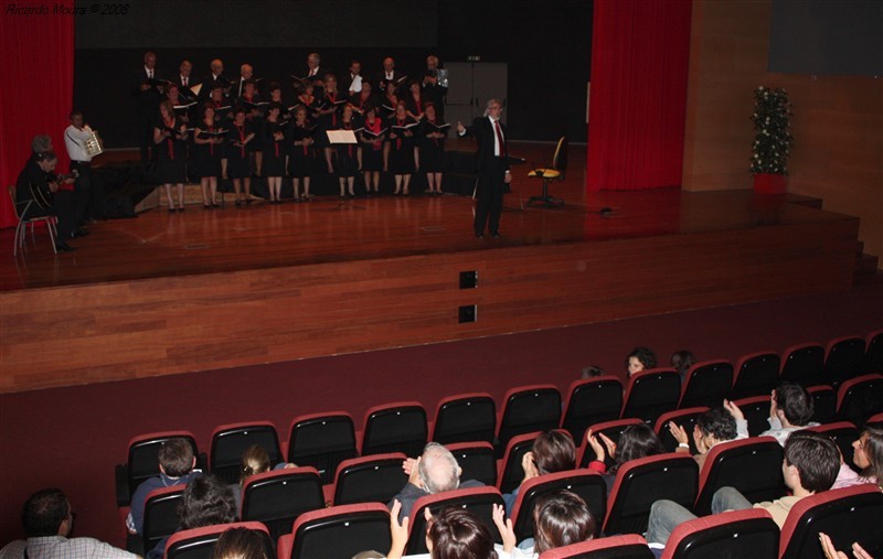 Grupo Coral de Montalegre no Auditório Municipal