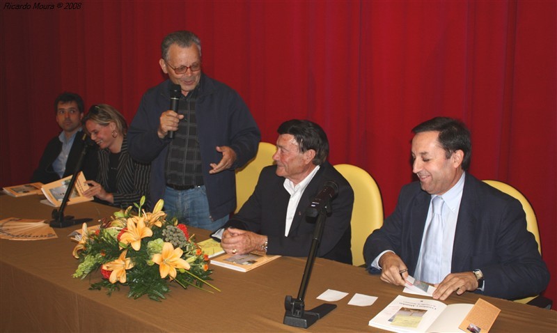 Livro "Cruzeiros e Alminhas" de Fernando Moura