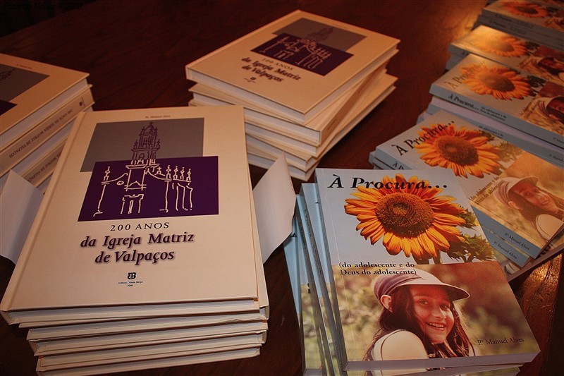 Padre Manuel Alves lança livros