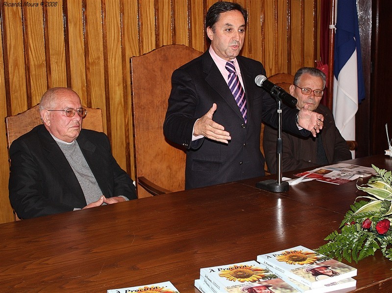 Padre Manuel Alves lança livros