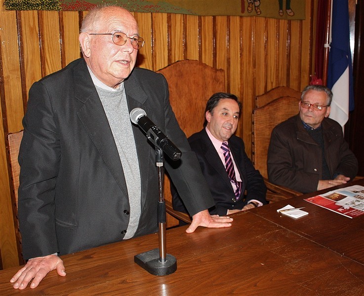 Padre Manuel Alves lança livros