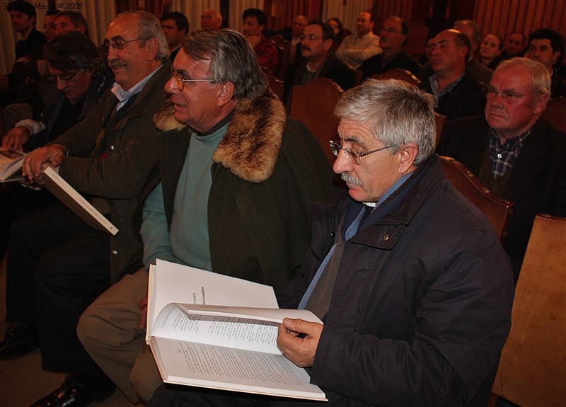 Padre Manuel Alves lança livros