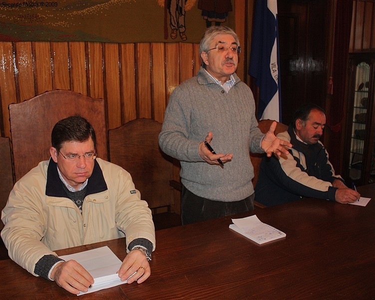 Produtores do "fumeiro" em reunião