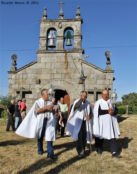 Meixide inaugura Casa Mortuária