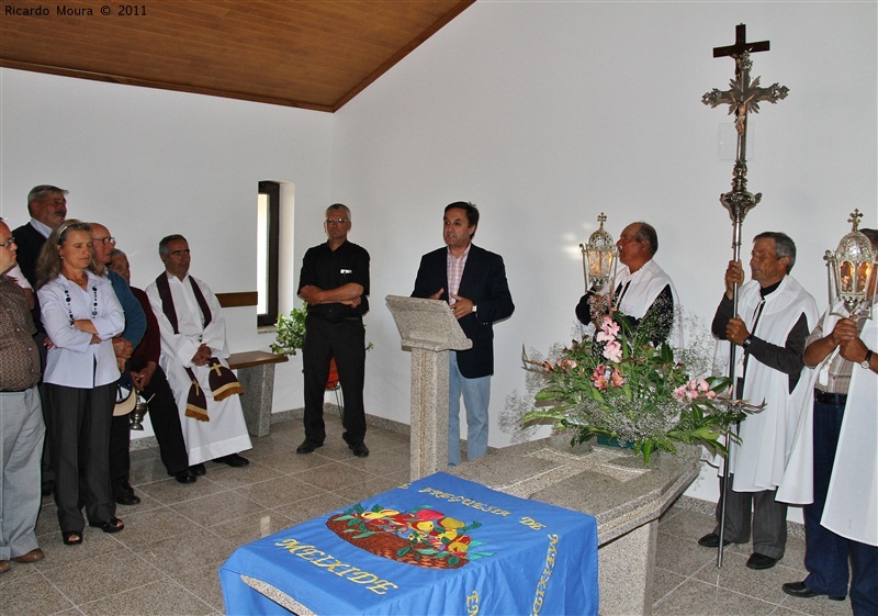 Meixide inaugura Casa Mortuária