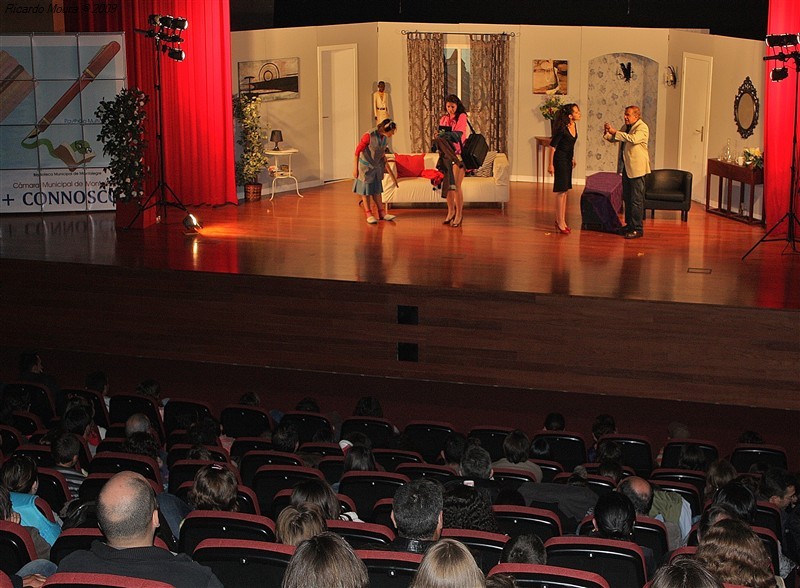 "As Calcinhas Amarelas" esgota Auditório Municipal