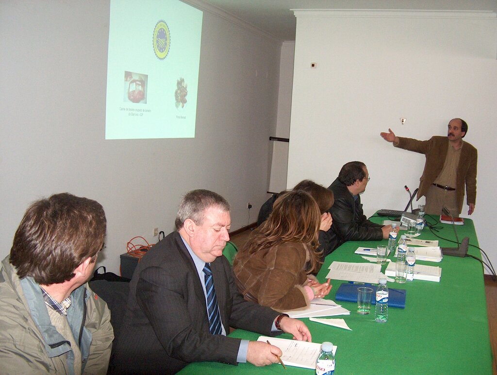 Apresentação de um plano de vacinação no Auditório da Cooperativa Agrícola de Montalegre