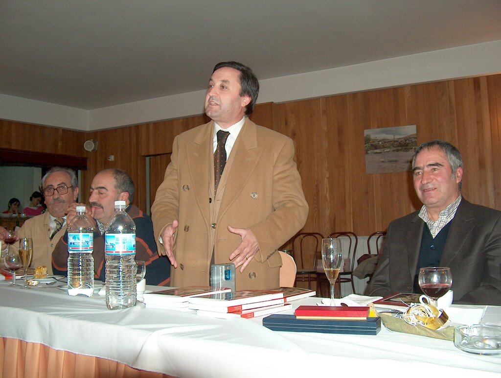 65 anos do Padre Fontes festejados com lançamento do livro (2.ª edição) "Usos e Costumes de Barroso"