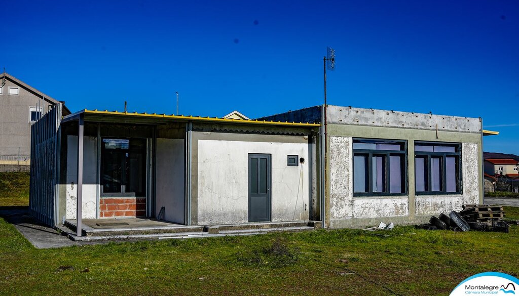 antiga_escola_do_bairro_do_crasto__obras___10_