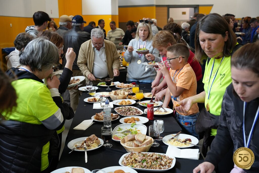 25 Abril (50 Anos) Almoço comunitário (6)