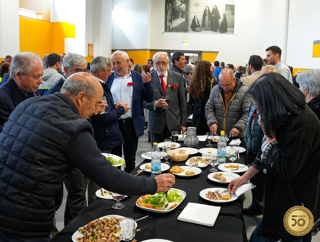 25 Abril (50 Anos) Almoço comunitário (7)