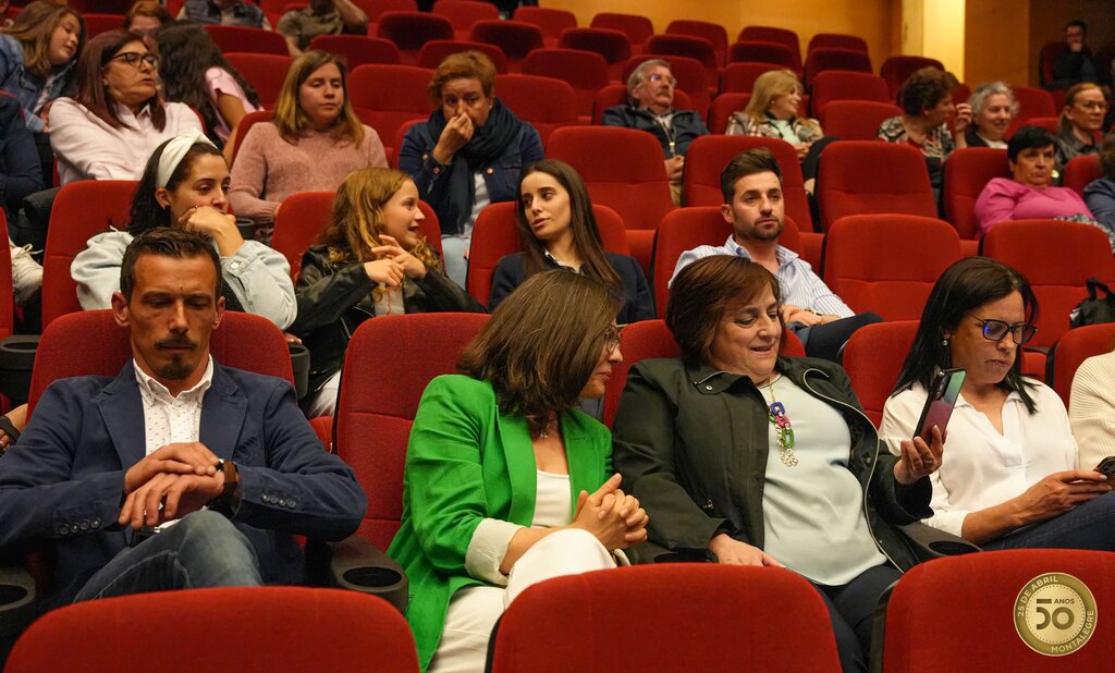 teatro__contar_e_cantar_abril___5_