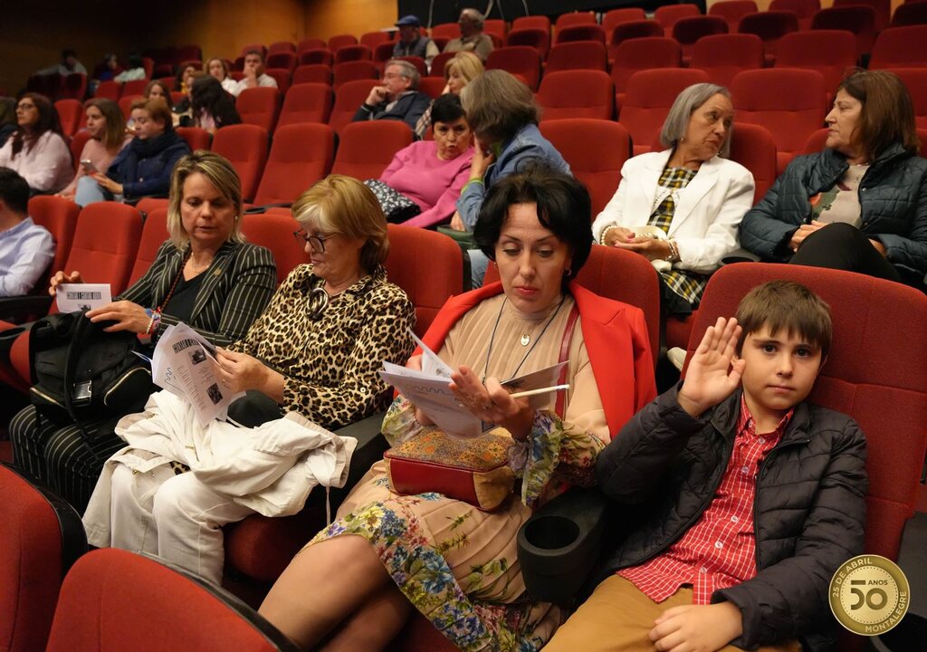 teatro__contar_e_cantar_abril___6_