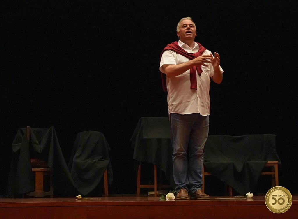 teatro__contar_e_cantar_abril___11_