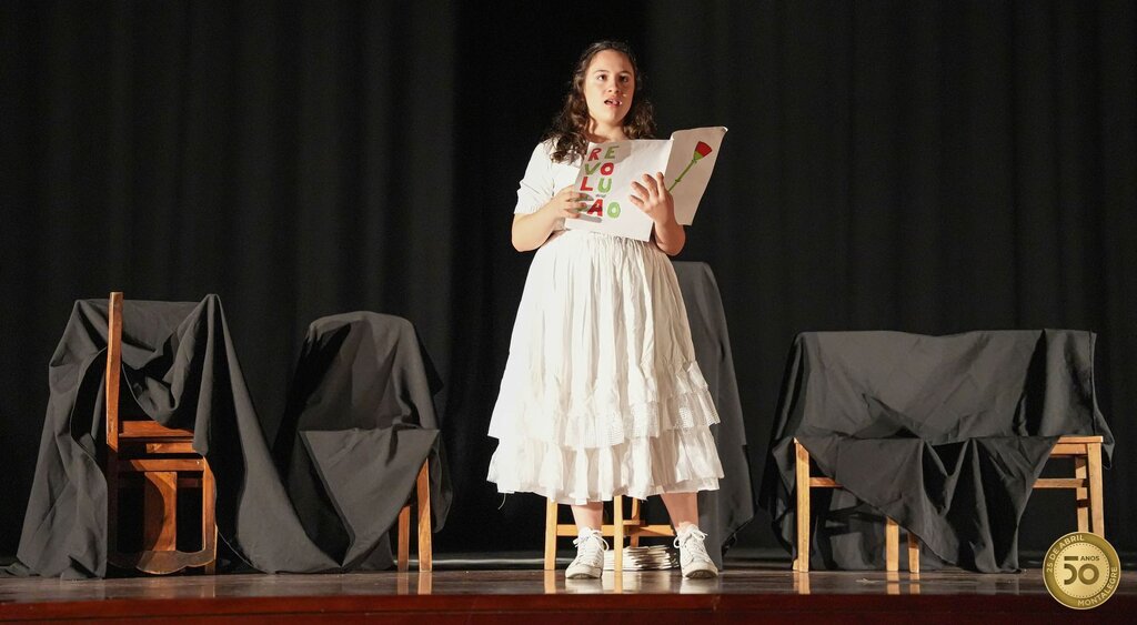 teatro__contar_e_cantar_abril___12_