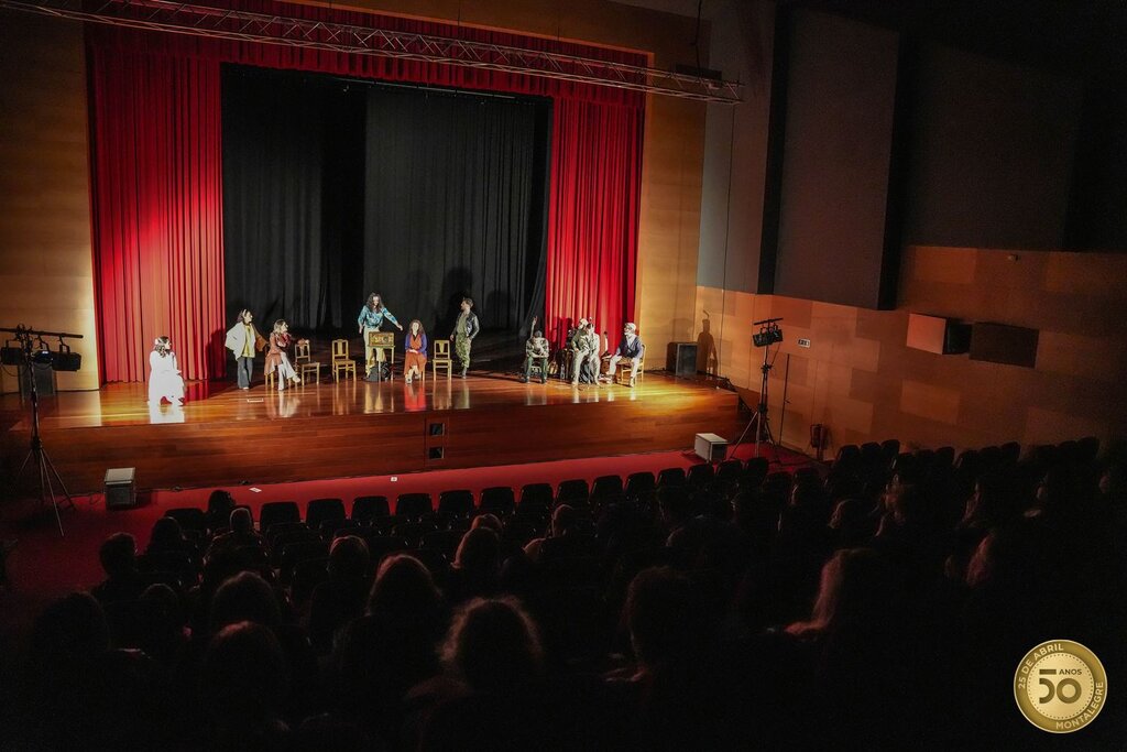 teatro__contar_e_cantar_abril___16_