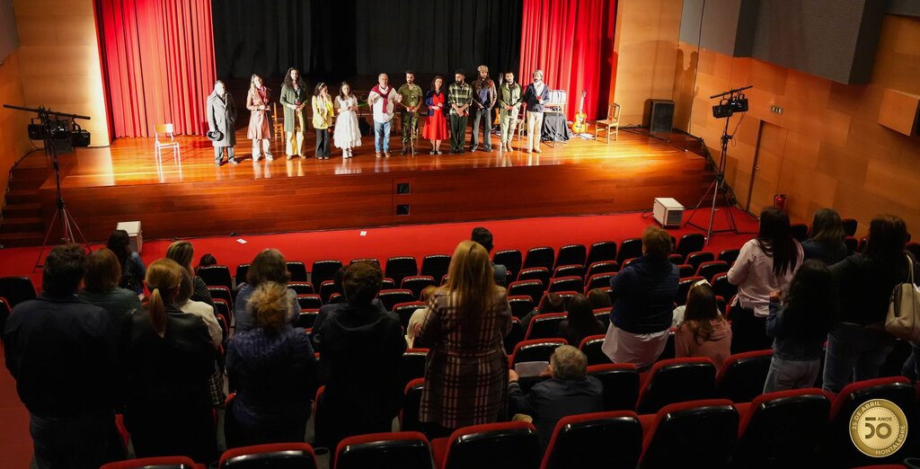 teatro__contar_e_cantar_abril___4_
