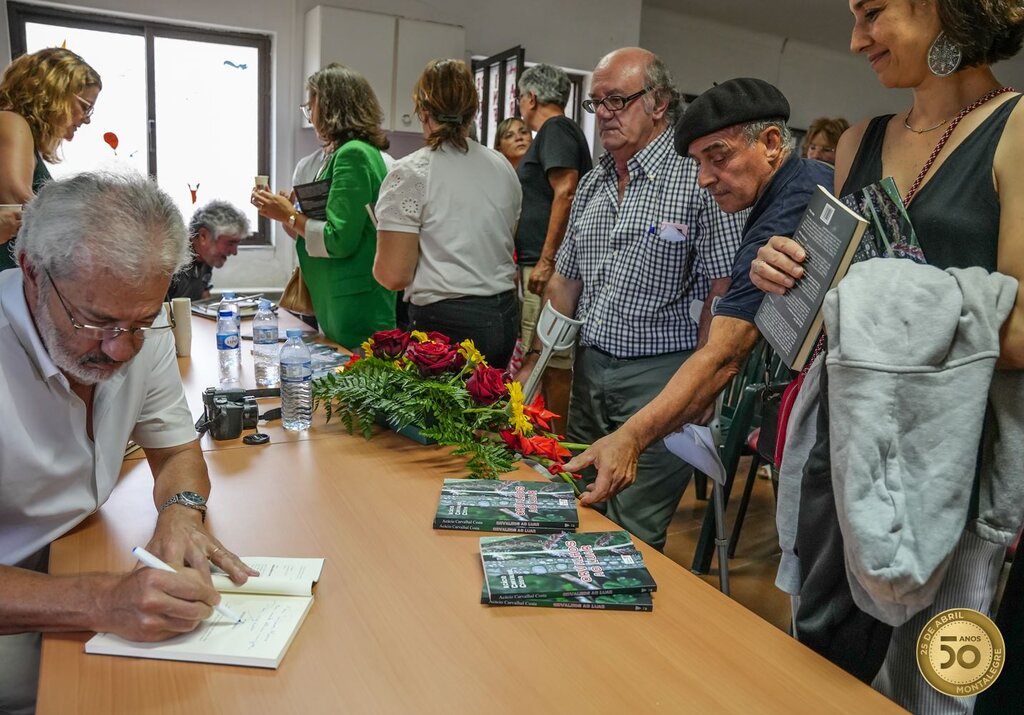 Livro (Orvalhos ao Luar) Acácio Costa (14)