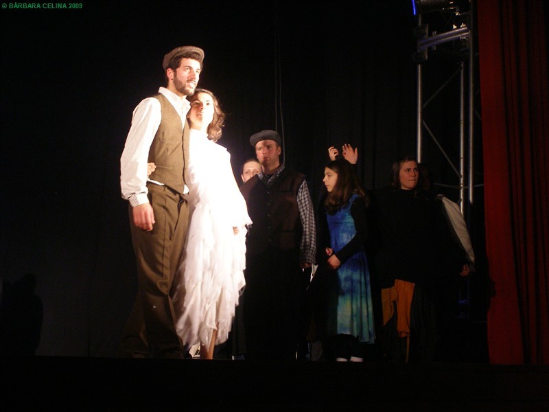 Espectáculo &quot;Cantar o Menino D&quot;Oiro&quot; encanta Montalegre