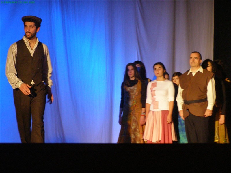 Espectáculo &quot;Cantar o Menino D&quot;Oiro&quot; encanta Montalegre