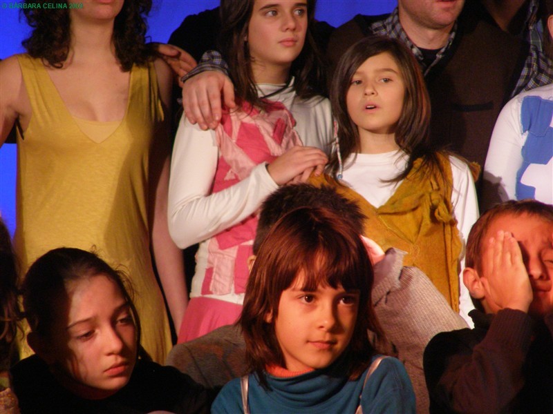 Espectáculo &quot;Cantar o Menino D&quot;Oiro&quot; encanta Montalegre