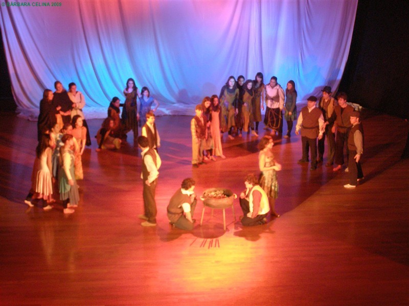 Espectáculo &quot;Cantar o Menino D&quot;Oiro&quot; encanta Montalegre
