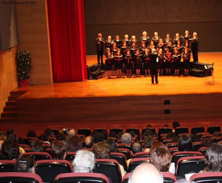 Grupo Coral de Montalegre no Auditório Municipal