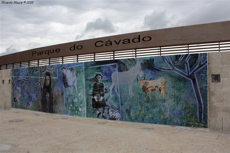 Painéis cerâmicos valorizam cultura barrosã