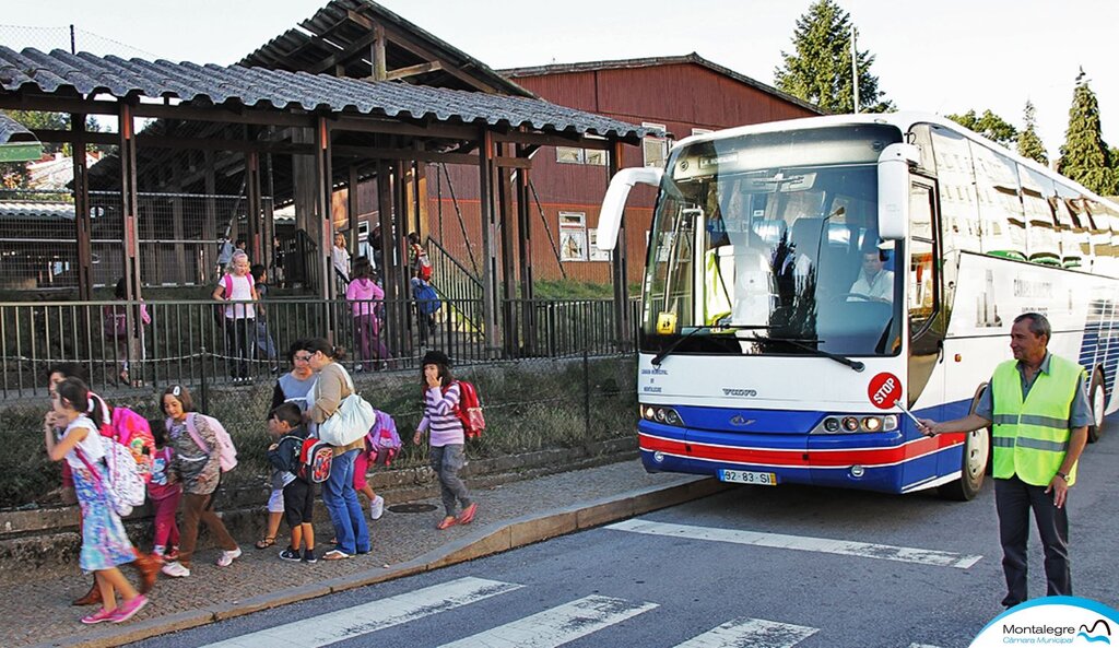 Educação | Câmara paga transporte escolar a 100%