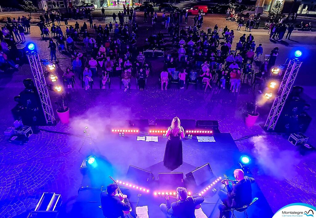 "Namorar o Fado" na Praça do Município