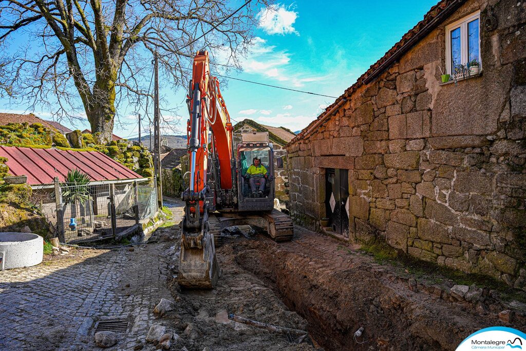 Obras | (Donões) - Beneficiação de arruamento (Ruas Godo e Penouco)