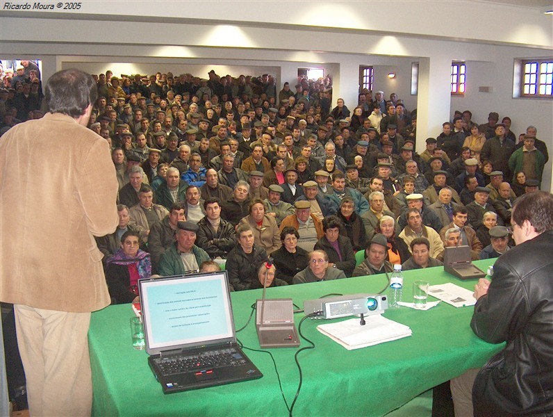 Apresentação de um plano de vacinação no Auditório da Cooperativa Agrícola de Montalegre