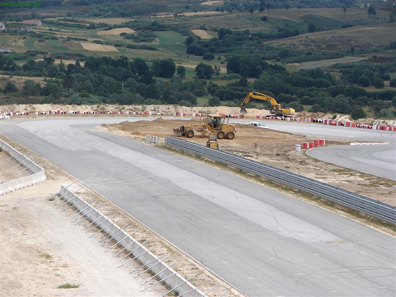 Obras na Pista Automovel de Montalegre